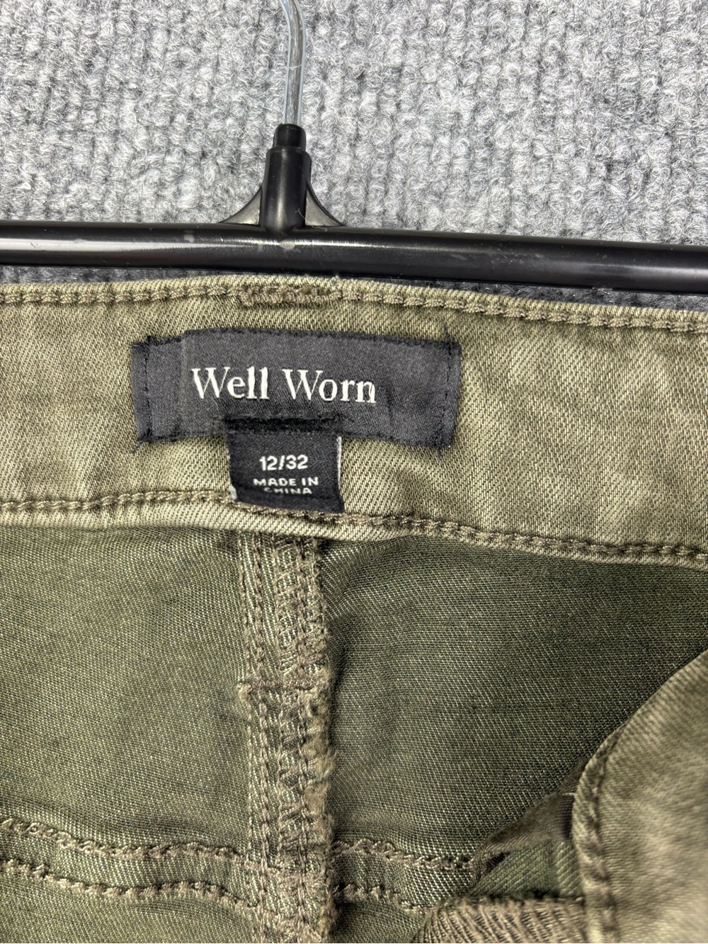 Well Worn Women’s Sz 12 Olive Green Stretch high rise Straight Jeans 28” Inseam - Picture 2 of 8